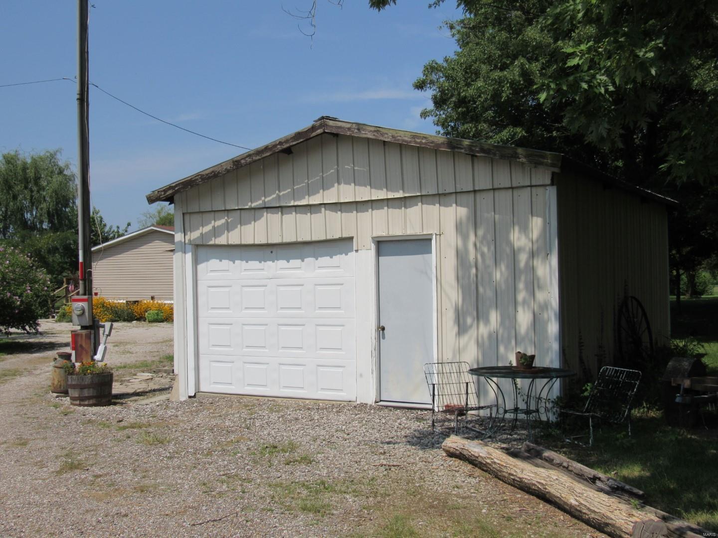 299 Prairie Lane Alton, IL 62002 - Photo 26 of 32 Gallery Image 26
