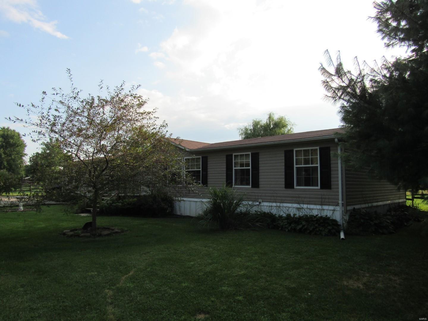 299 Prairie Lane Alton, IL 62002 - Photo 27 of 32 Gallery Image 27