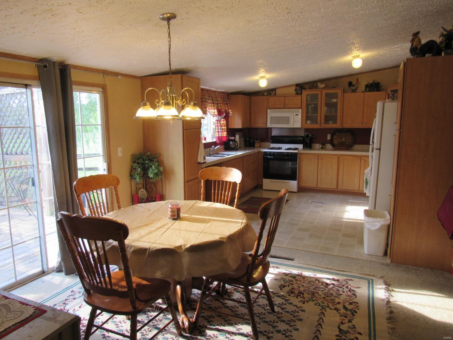 299 Prairie Lane Alton, IL 62002 - Photo 5 of 32 Gallery Image 5