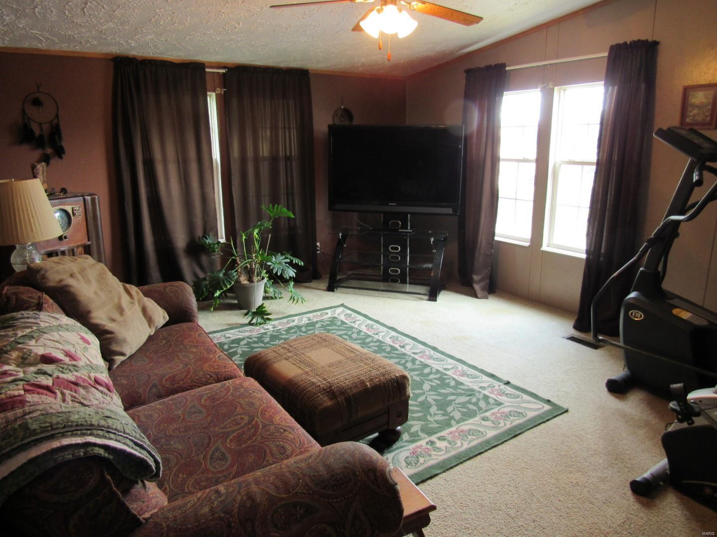 299 Prairie Lane Alton, IL 62002 - Photo 8 of 32 Gallery Image 8