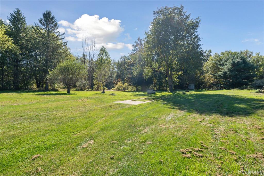 2860 East Coon Lake Road Howell, MI 48843 - Photo 36 of 43