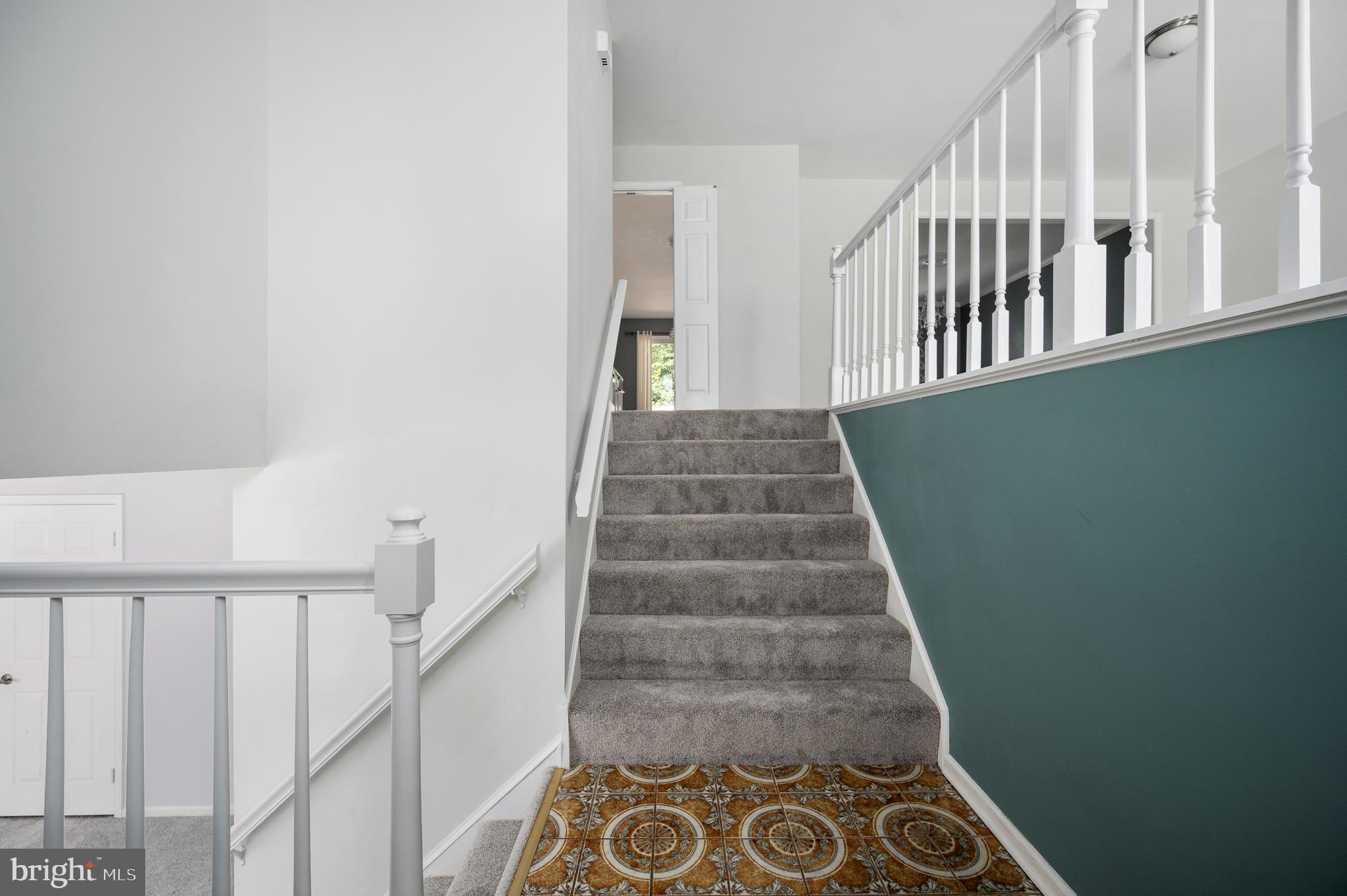 8202 Rushing Creek Drive Springfield, VA 22153 - Photo 5 of 44 Entry foyer - go up or down