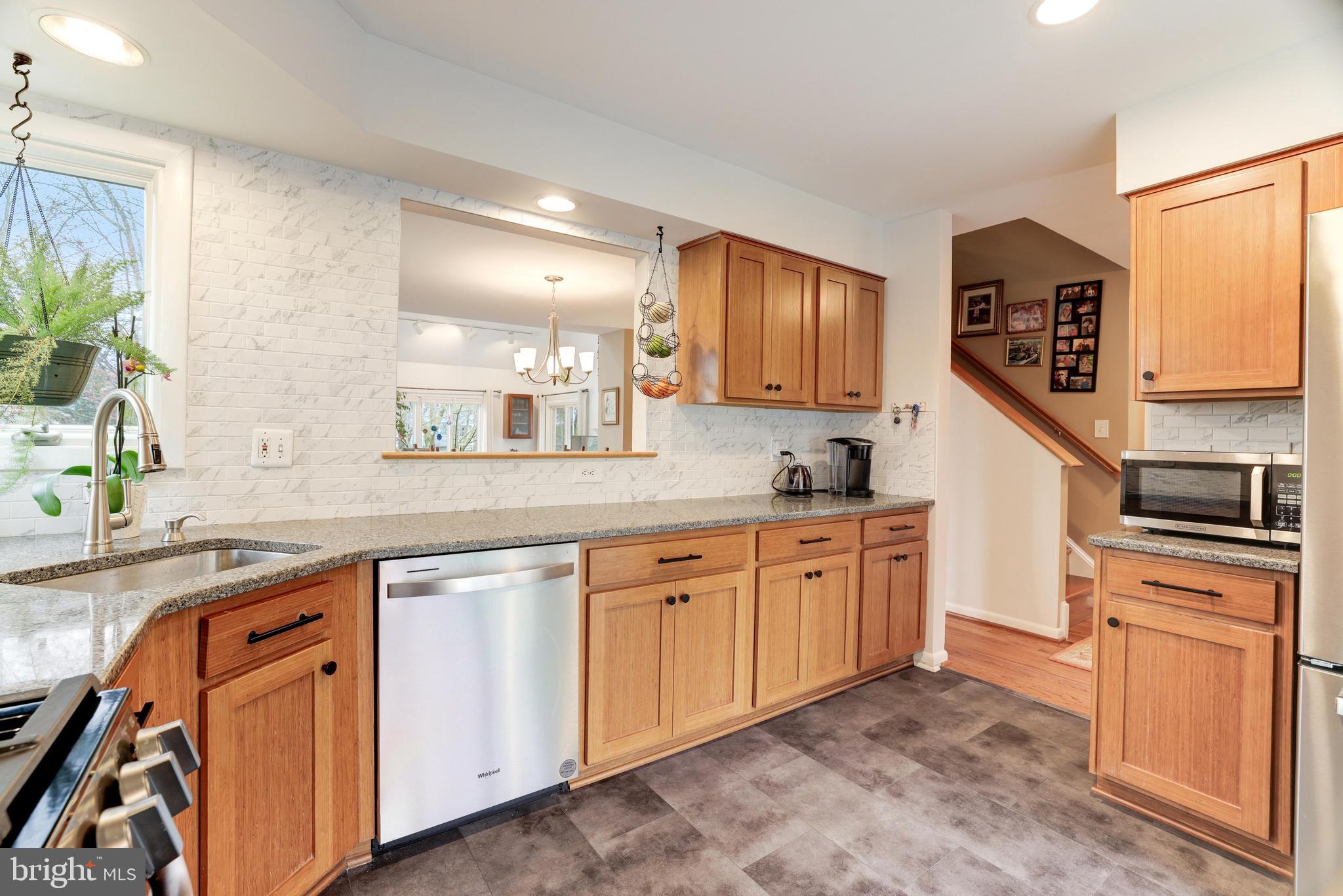 1263 Wedgewood Manor Way Reston, VA 20194 - Photo 13 of 55