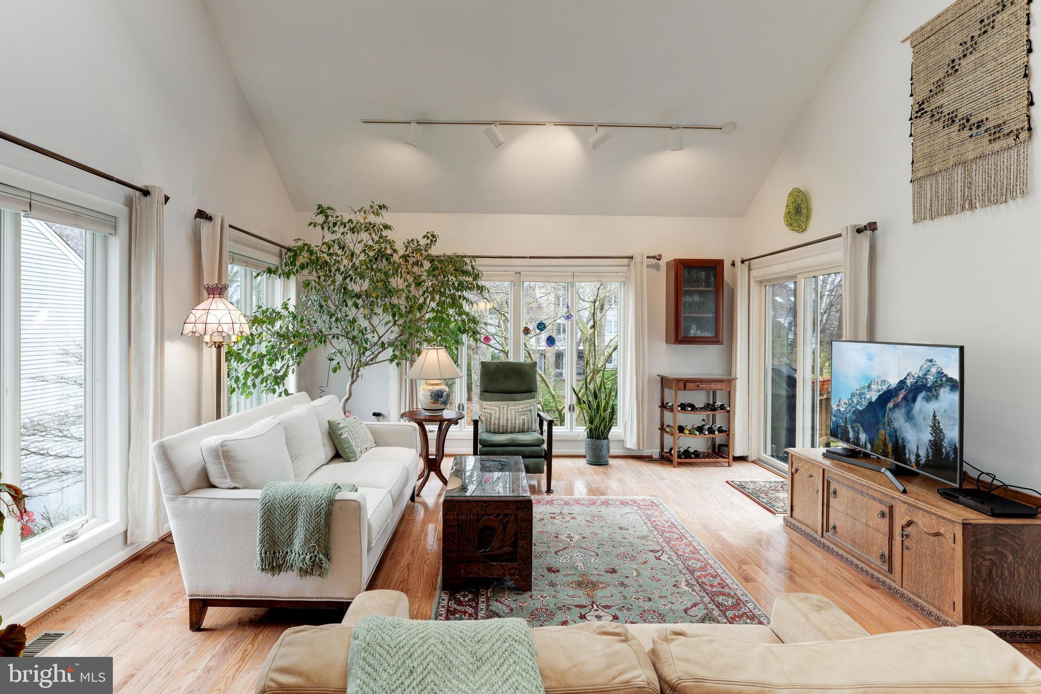 1263 Wedgewood Manor Way Reston, VA 20194 - Photo 21 of 55