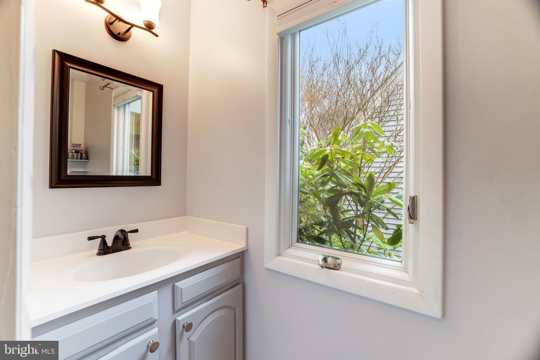 1263 Wedgewood Manor Way Reston, VA 20194 - Photo 8 of 55