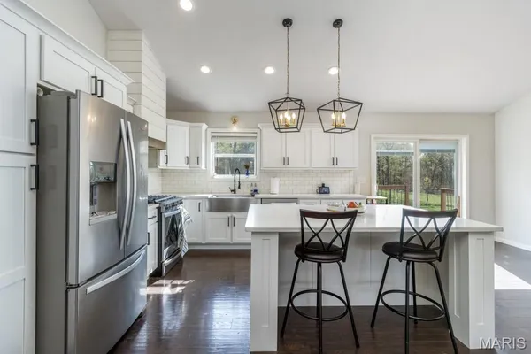 $514,900 | 13940 Industry Road, Lebanon, MO 65536