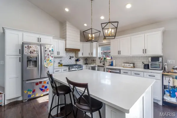 $514,900 | 13940 Industry Road, Lebanon, MO 65536