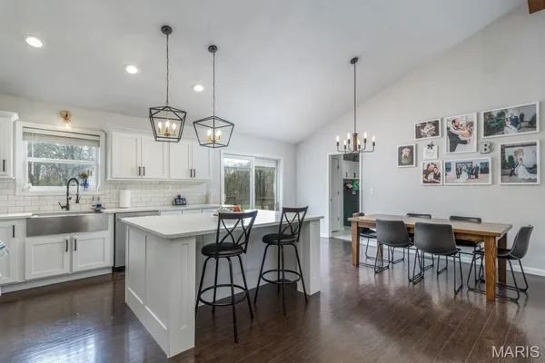 $514,900 | 13940 Industry Road, Lebanon, MO 65536