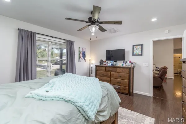 $514,900 | 13940 Industry Road, Lebanon, MO 65536