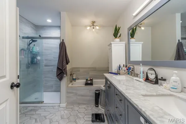 $514,900 | 13940 Industry Road, Lebanon, MO 65536