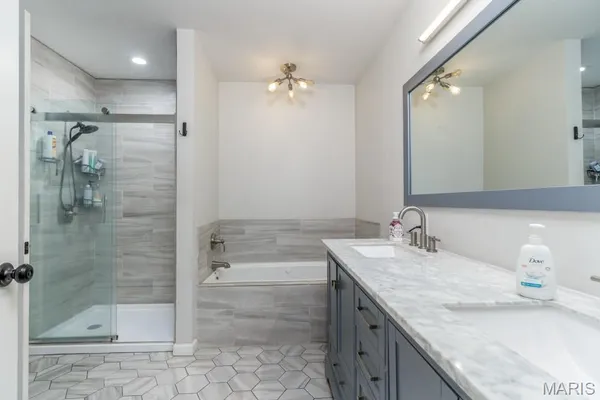 $514,900 | 13940 Industry Road, Lebanon, MO 65536