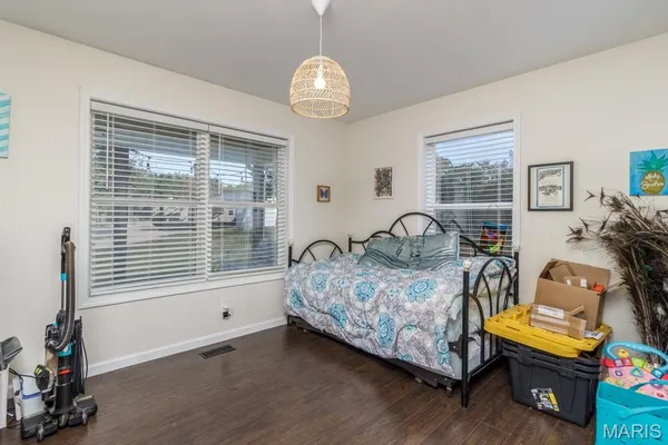 $514,900 | 13940 Industry Road, Lebanon, MO 65536