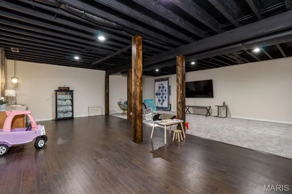 $514,900 | 13940 Industry Road, Lebanon, MO 65536