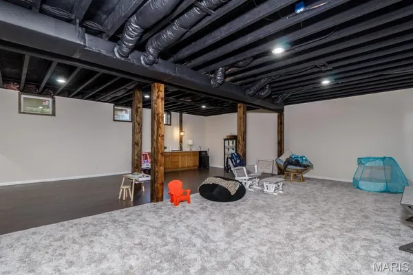 $514,900 | 13940 Industry Road, Lebanon, MO 65536