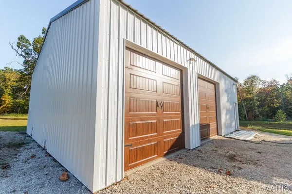 $514,900 | 13940 Industry Road, Lebanon, MO 65536