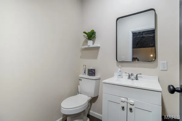 $514,900 | 13940 Industry Road, Lebanon, MO 65536