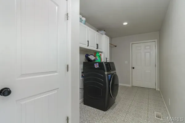 $514,900 | 13940 Industry Road, Lebanon, MO 65536