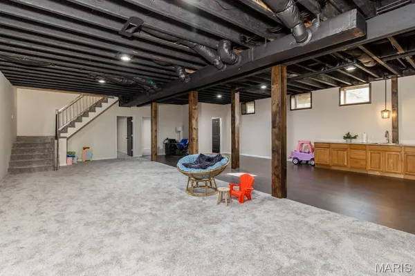 $514,900 | 13940 Industry Road, Lebanon, MO 65536