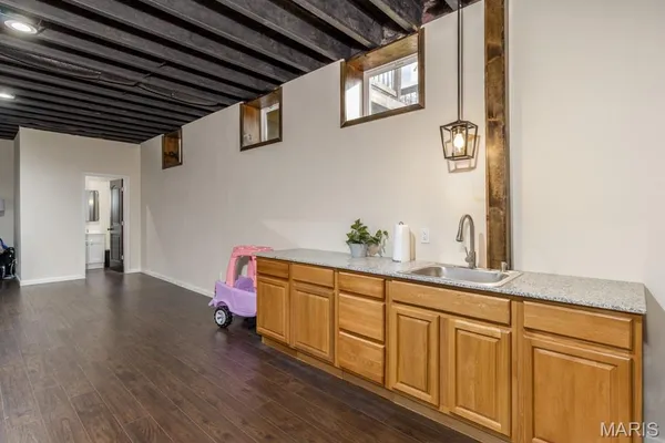 $514,900 | 13940 Industry Road, Lebanon, MO 65536