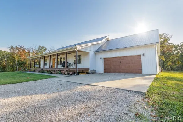 $514,900 | 13940 Industry Road, Lebanon, MO 65536