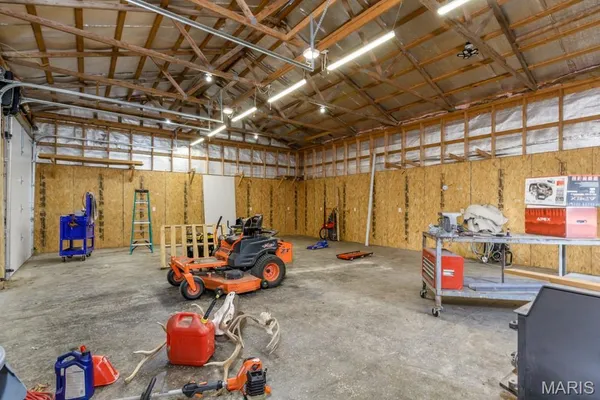 $514,900 | 13940 Industry Road, Lebanon, MO 65536