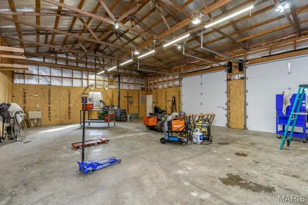 $514,900 | 13940 Industry Road, Lebanon, MO 65536