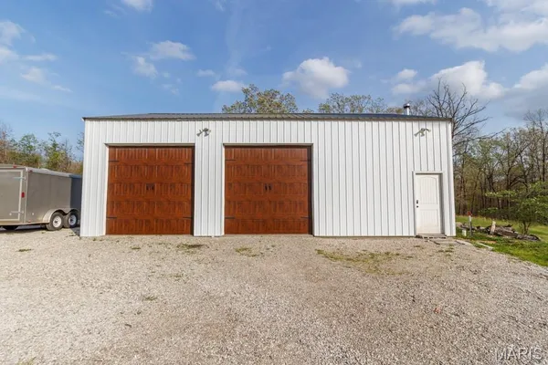 $514,900 | 13940 Industry Road, Lebanon, MO 65536
