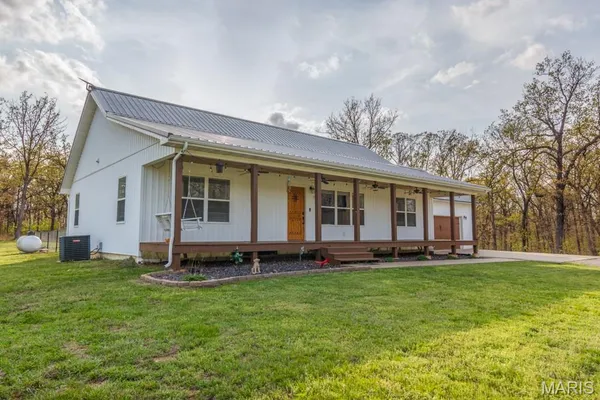 $514,900 | 13940 Industry Road, Lebanon, MO 65536