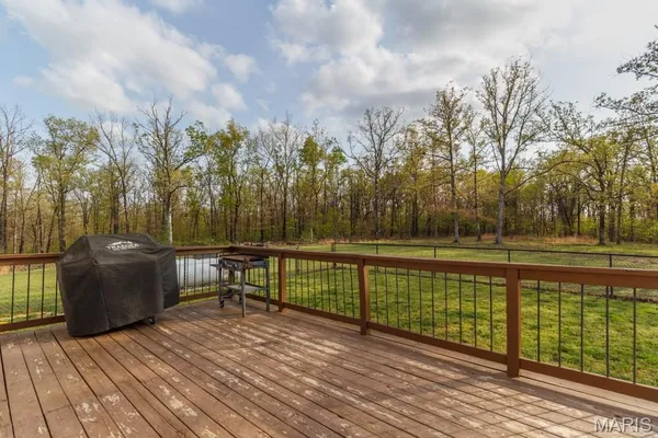 $514,900 | 13940 Industry Road, Lebanon, MO 65536