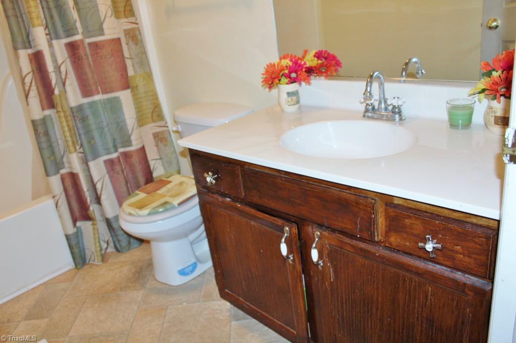 701 Ridgeworth Avenue High Point, NC 27265 - Photo 7 of 14 Gallery Image 7