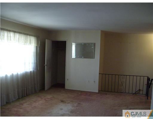 183 Evergreen Road, Unit 14B Edison, NJ 08837 - Photo 3 of 9 Gallery Image 3
