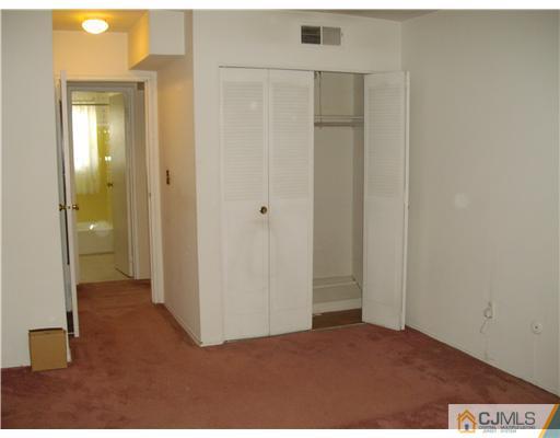 183 Evergreen Road, Unit 14B Edison, NJ 08837 - Photo 7 of 9 Gallery Image 7