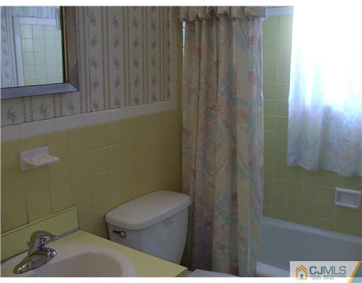 183 Evergreen Road, Unit 14B Edison, NJ 08837 - Photo 8 of 9 Gallery Image 8