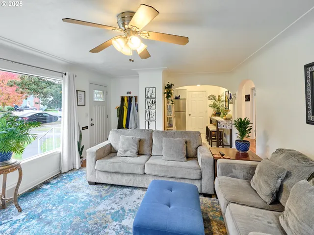 $379,900 | 2075 Laurel Avenue Northeast, Salem, OR 97301