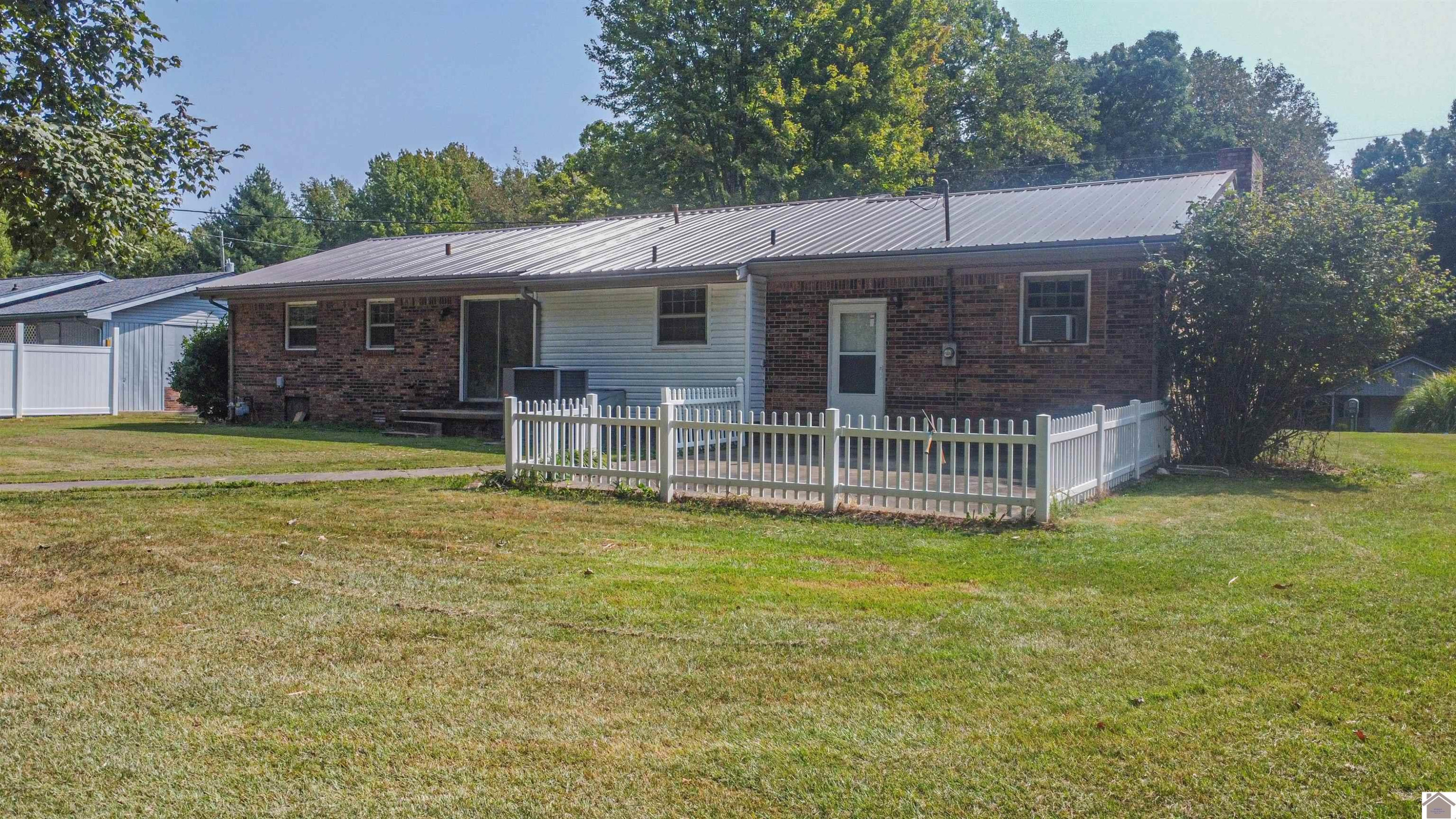 209 Crystal Lake Road Wickliffe, KY 42087 - Photo 29 of 32 Photo 29