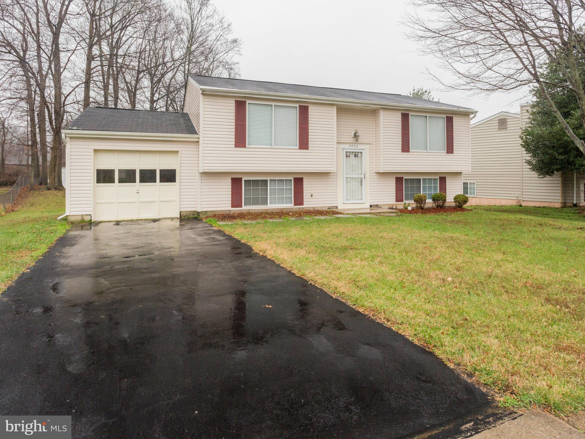 5800 Heming Avenue Springfield, VA 22151 - Photo 2 of 29 Exterior (Front)