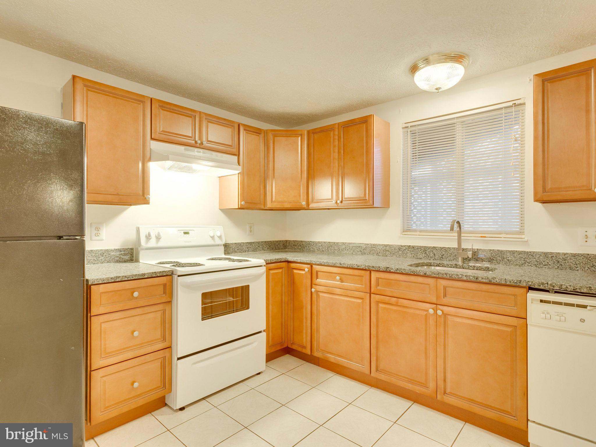 5800 Heming Avenue Springfield, VA 22151 - Photo 11 of 29 Kitchen