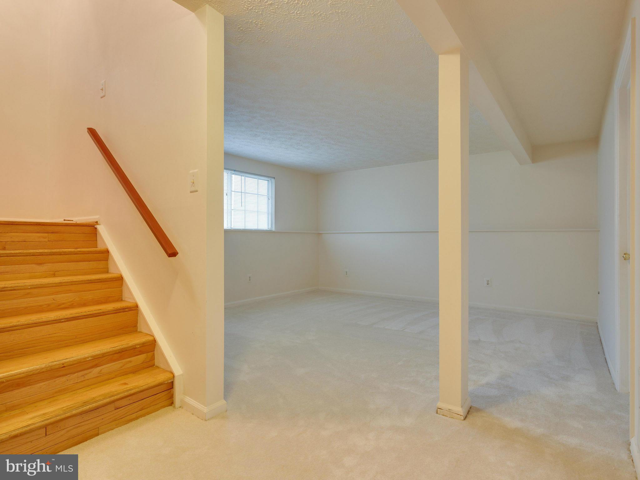 5800 Heming Avenue Springfield, VA 22151 - Photo 17 of 29 Family Room