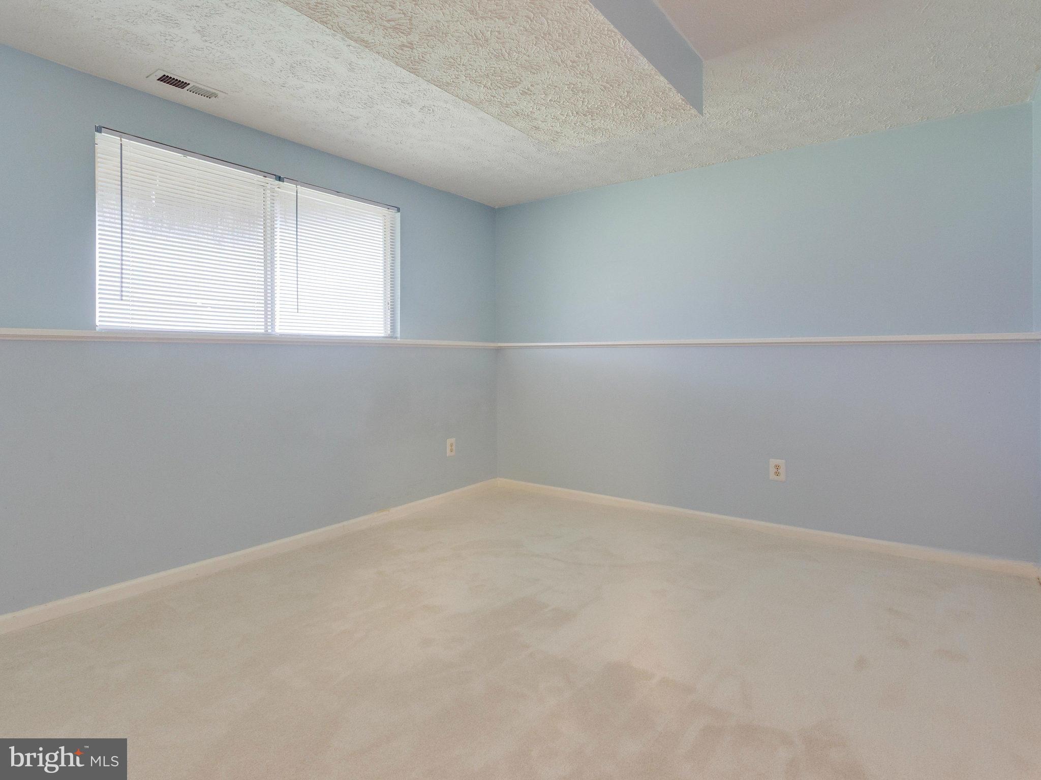 5800 Heming Avenue Springfield, VA 22151 - Photo 21 of 29 Bedroom