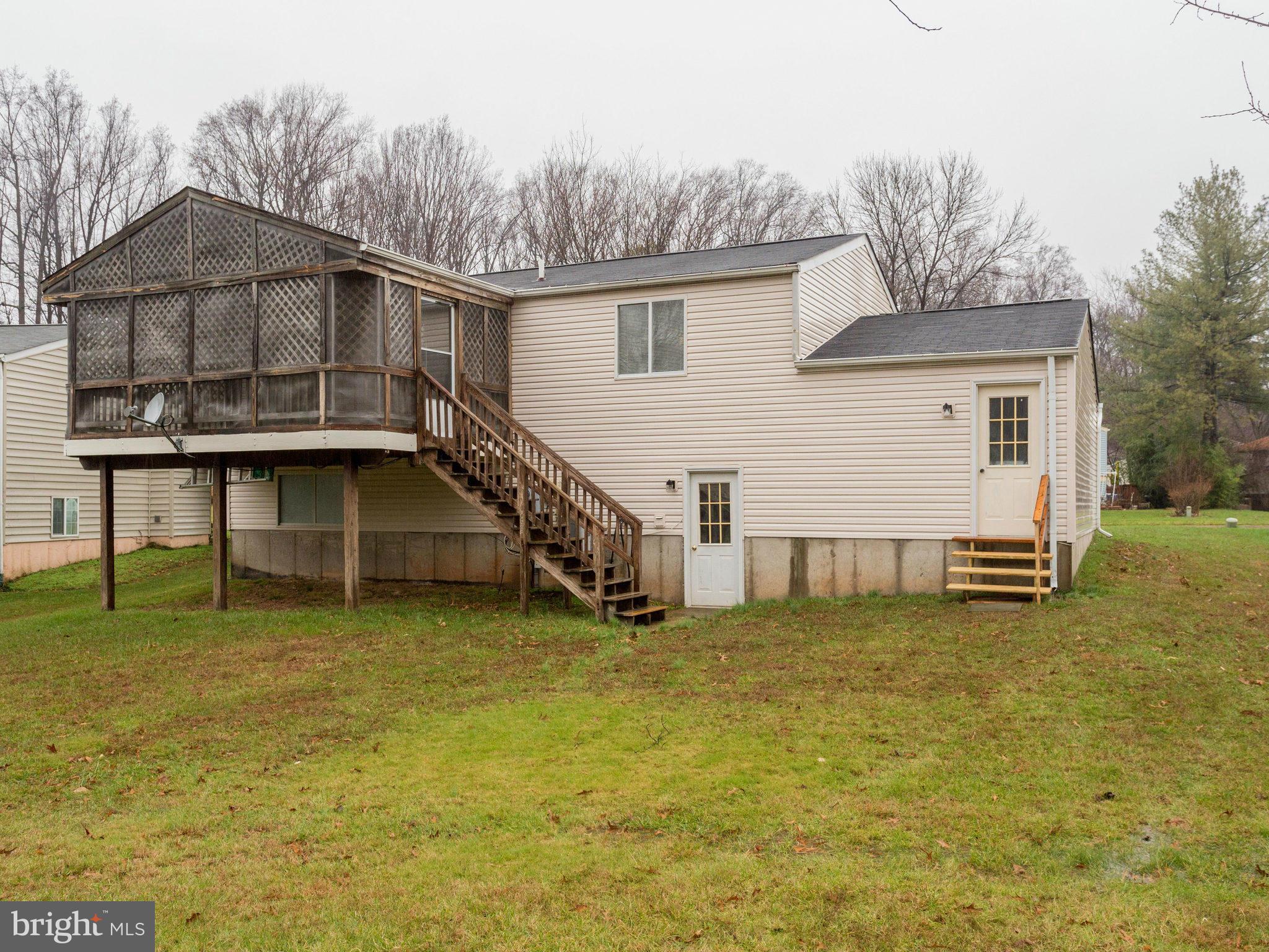 5800 Heming Avenue Springfield, VA 22151 - Photo 27 of 29 Exterior (Rear)