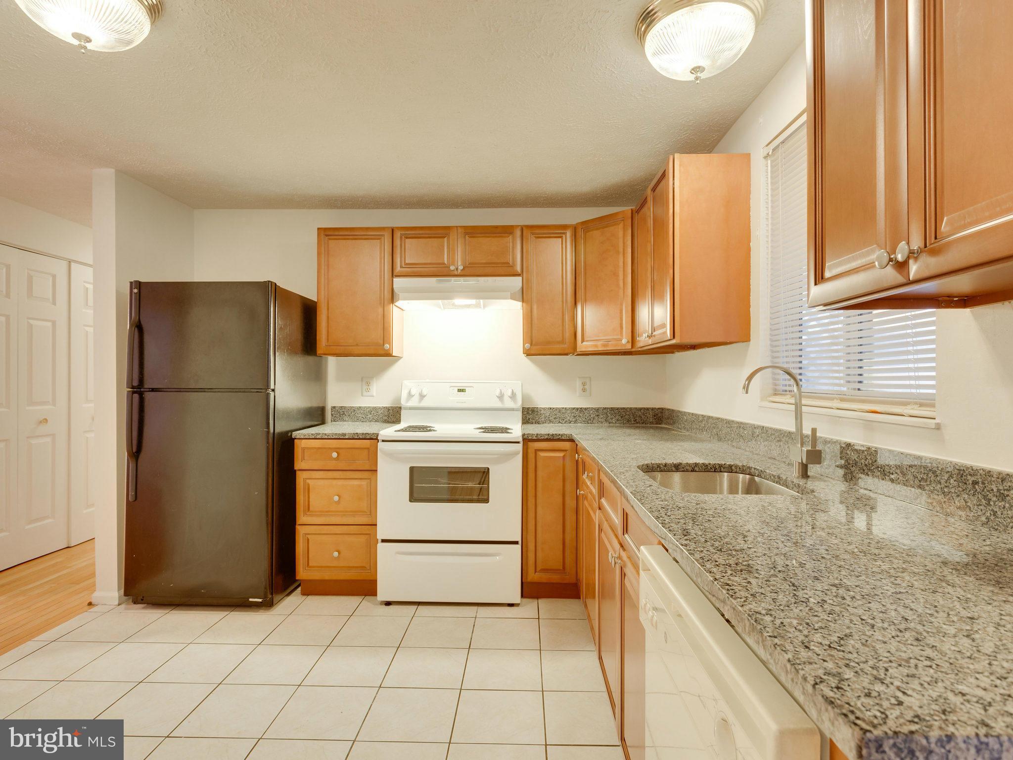 5800 Heming Avenue Springfield, VA 22151 - Photo 10 of 29 Kitchen