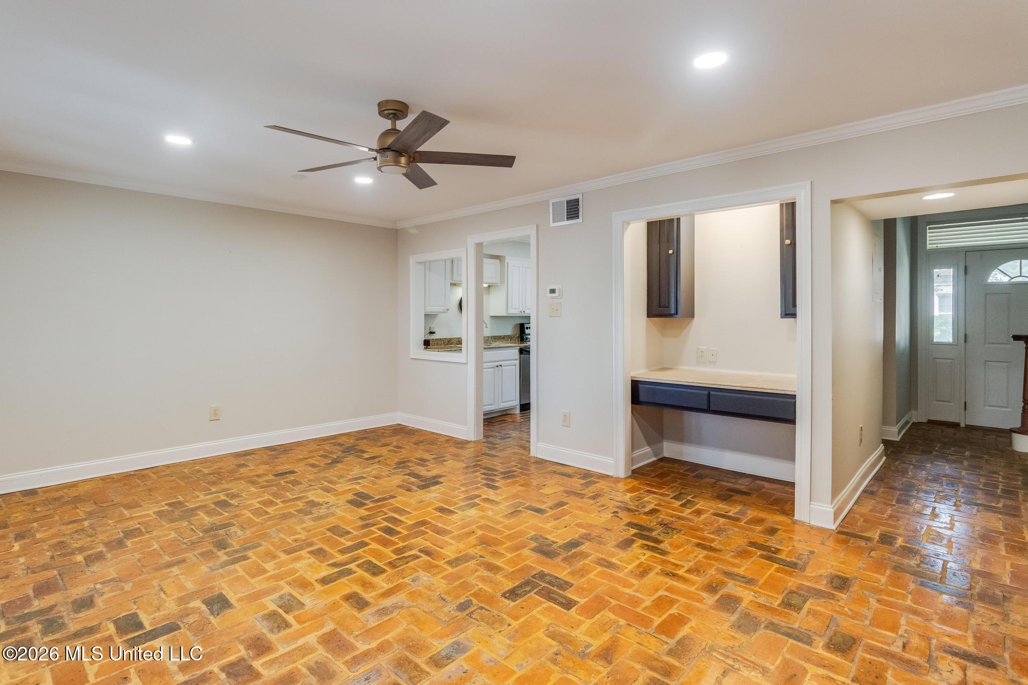 928 Courthouse Road, Unit 30 Gulfport, MS 39507 - Photo 5 of 25 IMG_2669