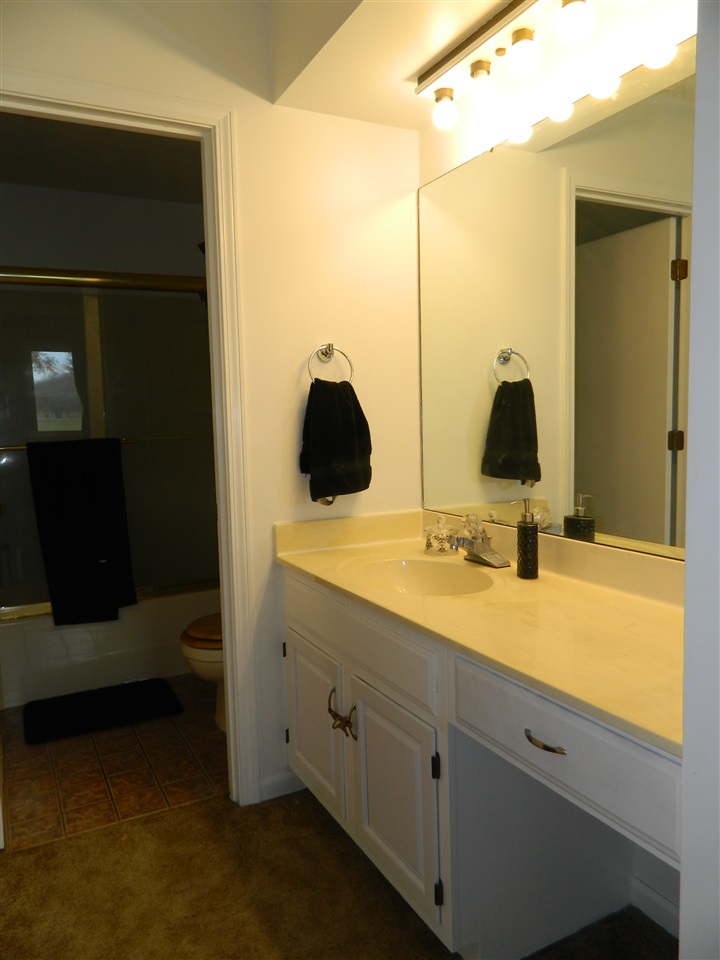 1235 South Zimmer Road Warsaw, IN 46580 - Photo 10 of 25 Gallery Image 10