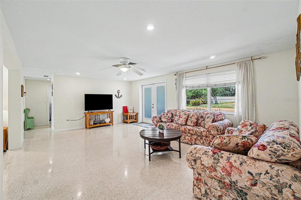 413 Pameto Road Nokomis, FL 34275 - Photo 15 of 49
