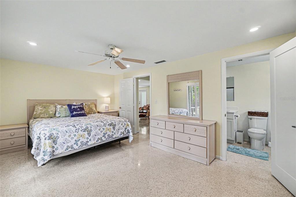 413 Pameto Road Nokomis, FL 34275 - Photo 16 of 49