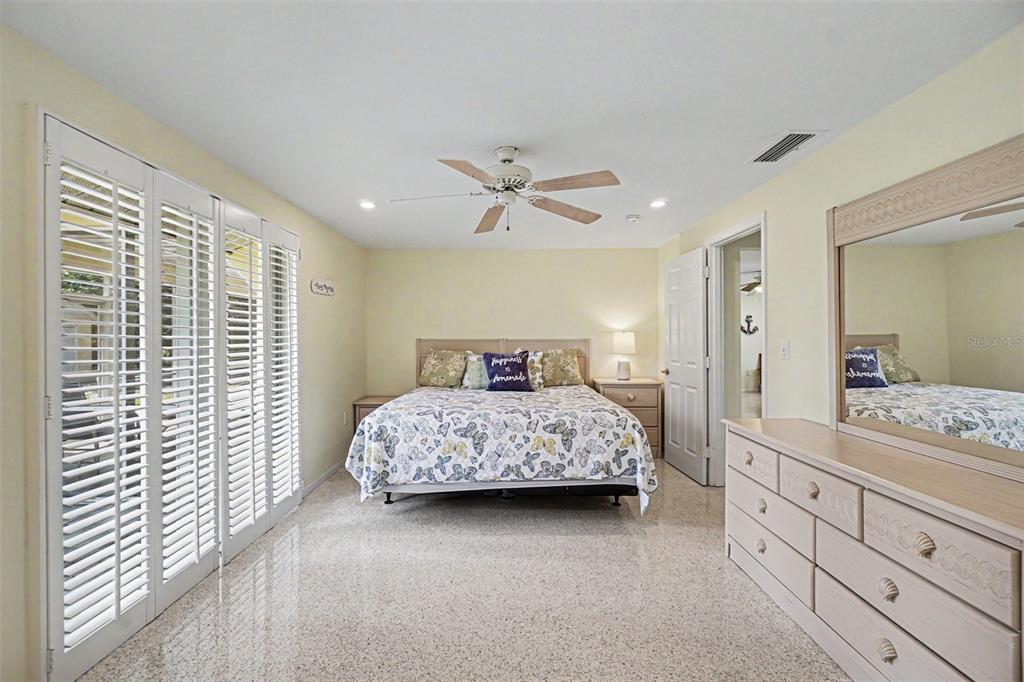 413 Pameto Road Nokomis, FL 34275 - Photo 18 of 49