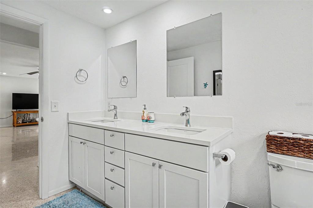 413 Pameto Road Nokomis, FL 34275 - Photo 21 of 49