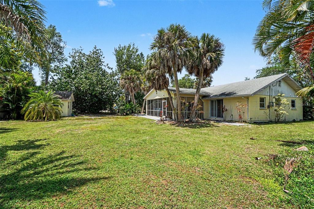 413 Pameto Road Nokomis, FL 34275 - Photo 34 of 49