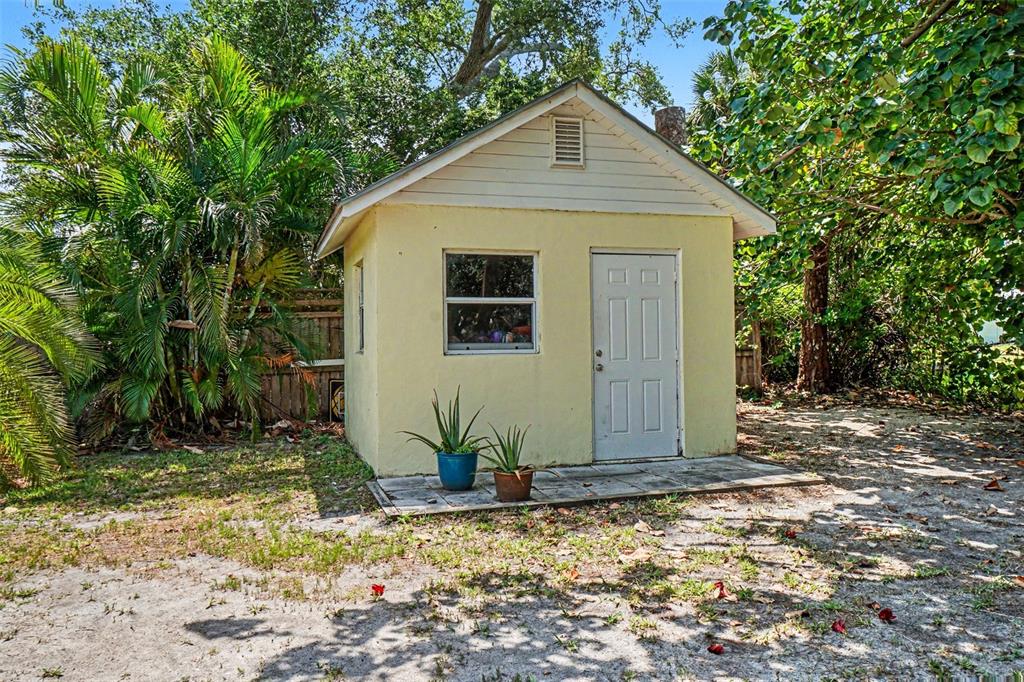 413 Pameto Road Nokomis, FL 34275 - Photo 36 of 49