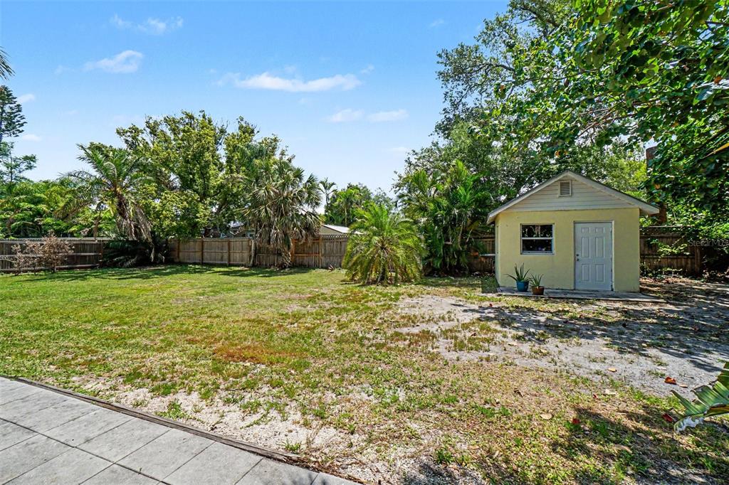 413 Pameto Road Nokomis, FL 34275 - Photo 37 of 49